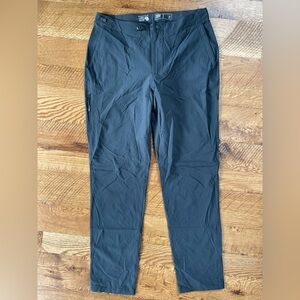Women’s mountain hardwear hike pants size 6 dark gray.